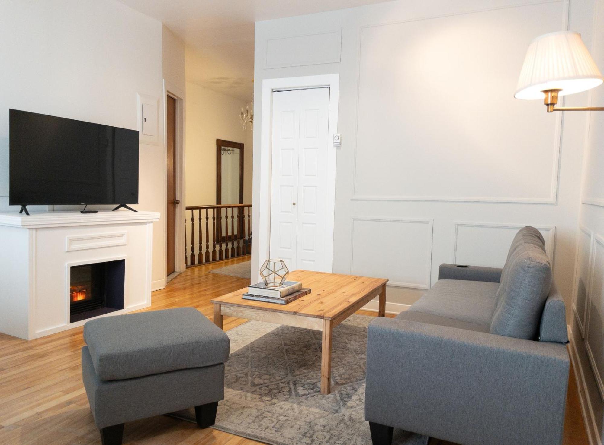 Heart Of Mtr For Memorable Experience 7Minmetro 2 Backyard Fully Equipped Villa Montreal Bagian luar foto